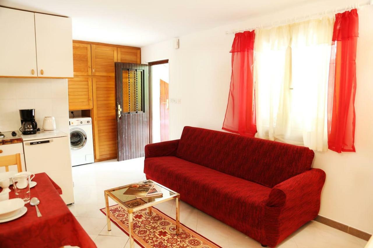 Authentic Apartment On The Seaside 오미살즈 외부 사진